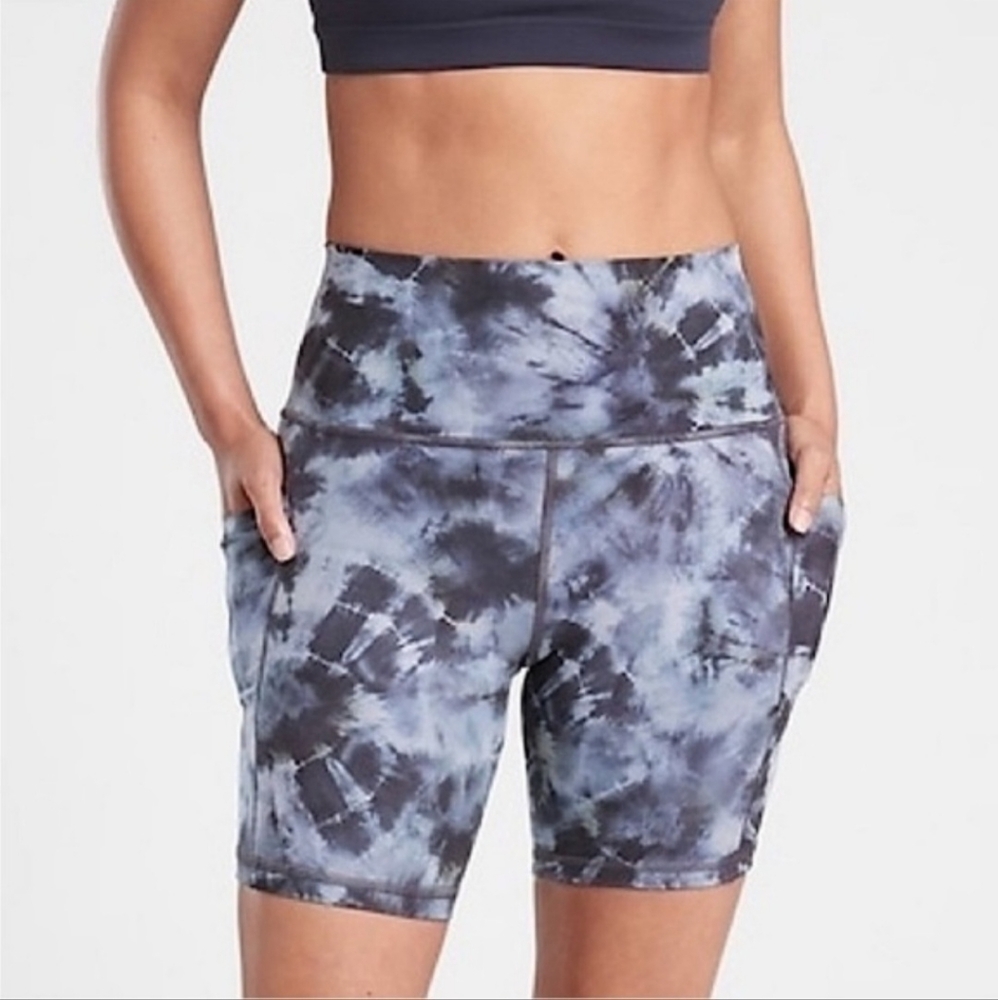 Athleta Salutation 7" Bike Shorts Calypso Navy